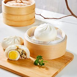 Steamed pork bun