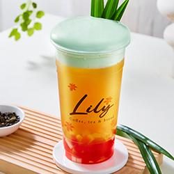 oolong tea with matcha foam